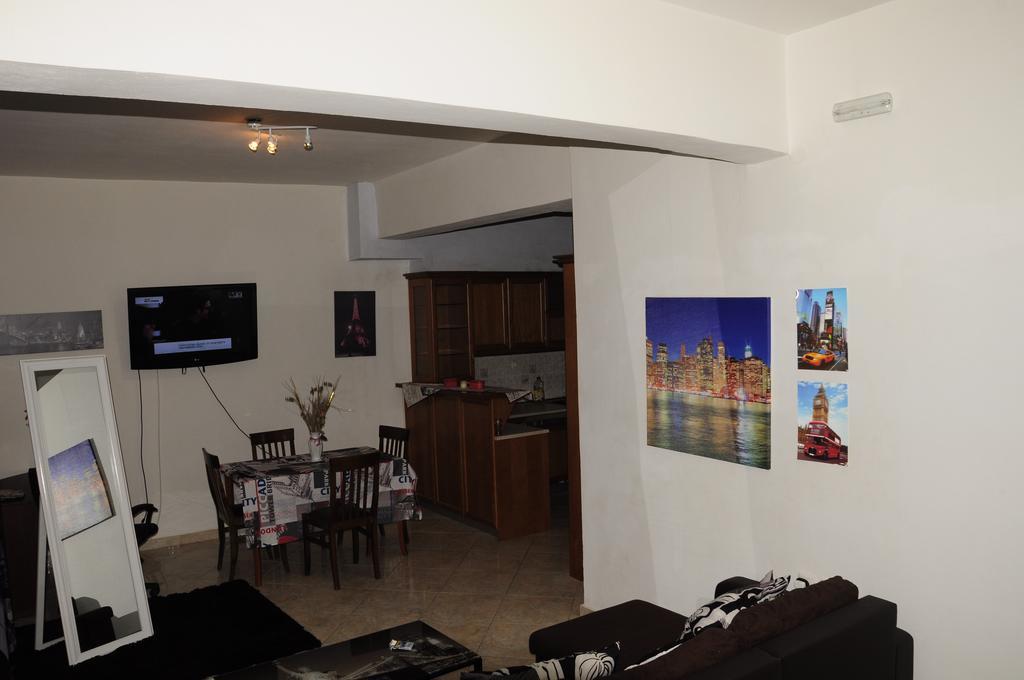 Ionias Apartment Iraklion Buitenkant foto